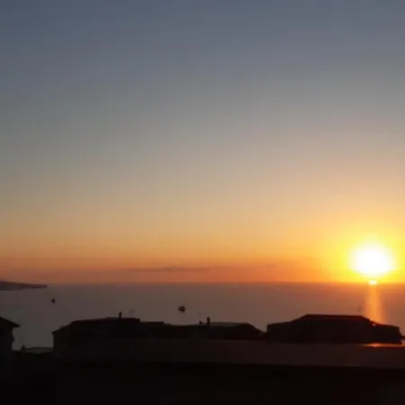 Nice Home Pizzo 公寓