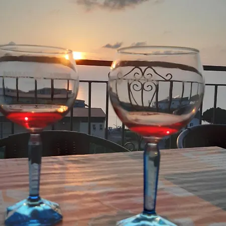 Nice Home Pizzo 公寓