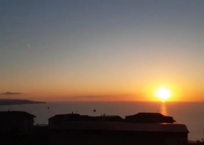 Nice Home Pizzo アパート